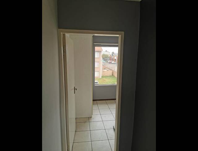 2 BEDROOM PROPERTY TO RENT IN KLEINFONTEIN